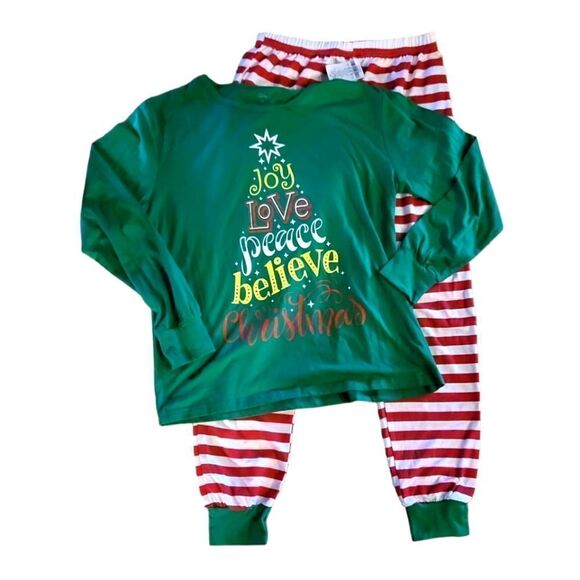 NWT Holiday Theme Women's Pajamas - Picture 1 of 3